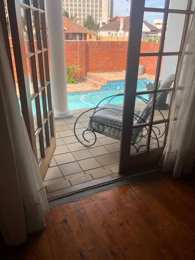 Sunny Private Room On The Porch Port Elizabeth Exterior photo